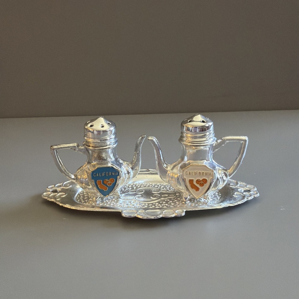 Vintage California Souvenir Teapot Metal Salt and Pepper Shakers - Oranges